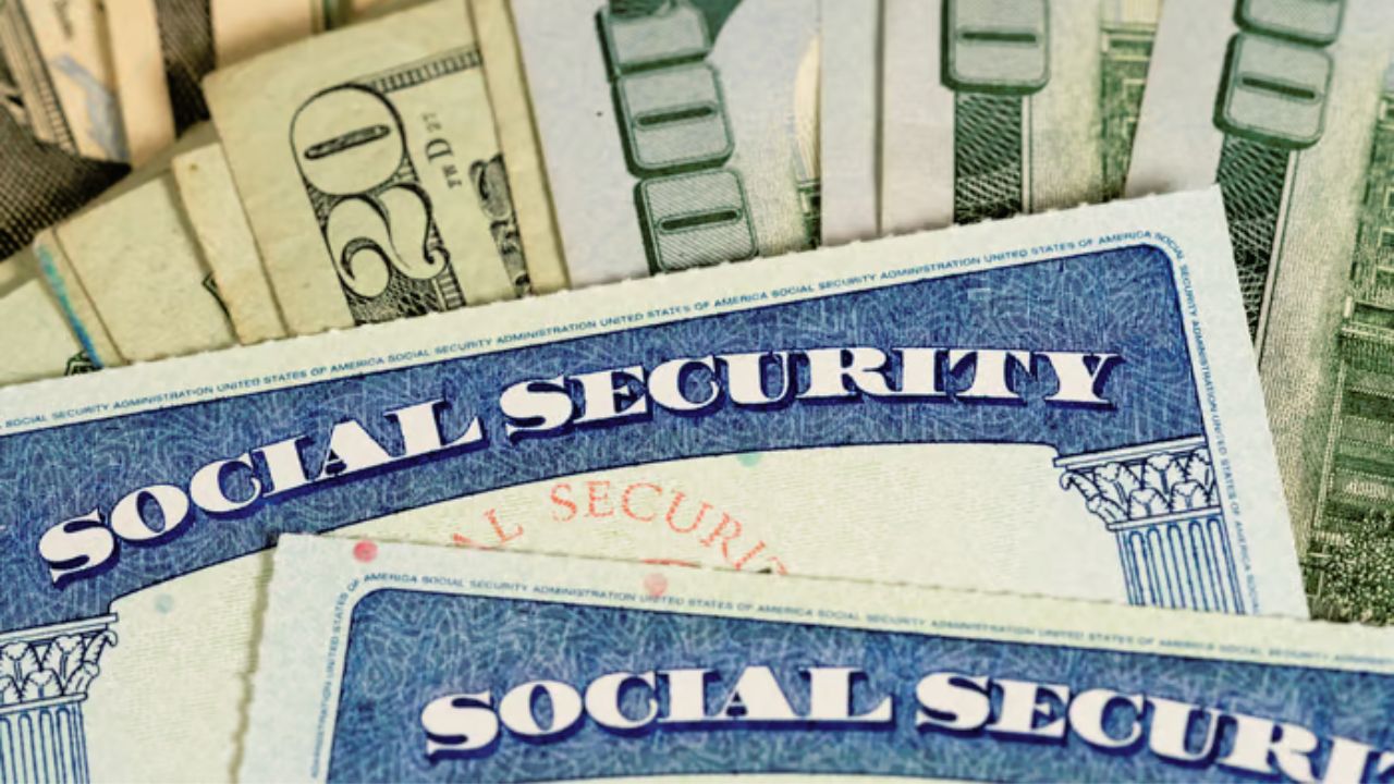 Why Should You Apply For Social Security At The Age Of 62? : Know The Reasons