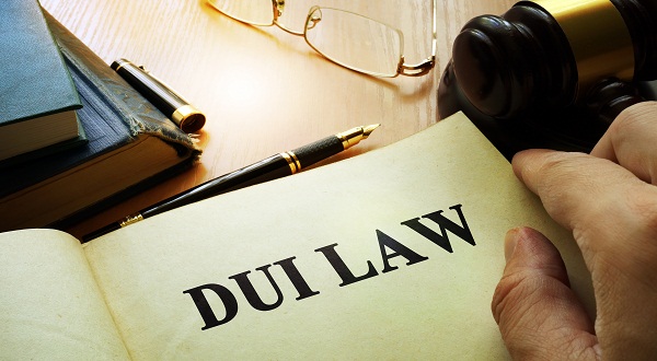 What Are The Pros And Cons Of Using A Lawyer For A DUI Case?