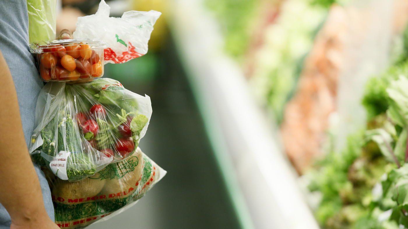 Struggling to Pay for Groceries? Here’s Who Counts as a Student for SNAP and How to Apply